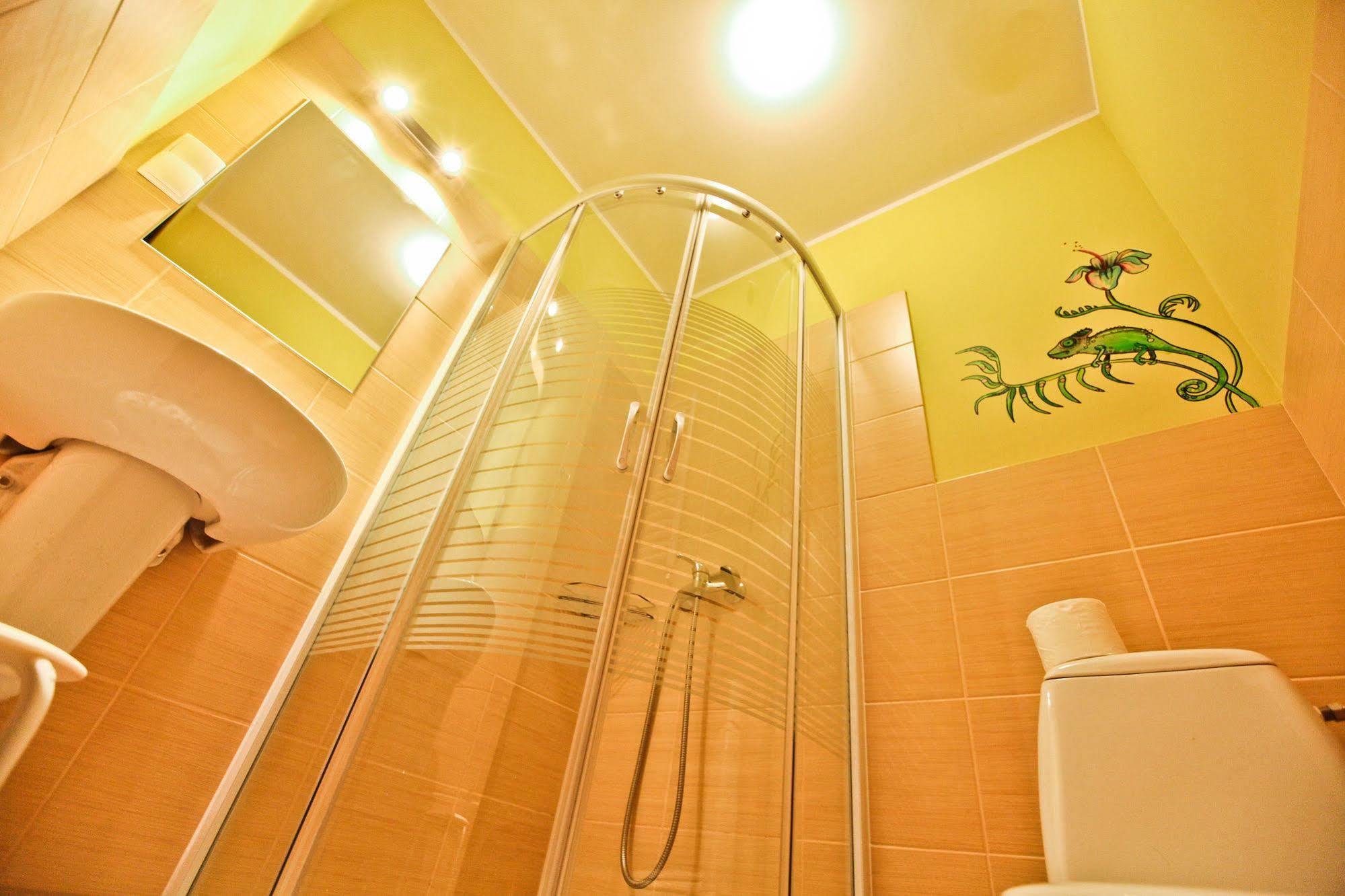 Poco Loco Hostel Poznań Esterno foto
