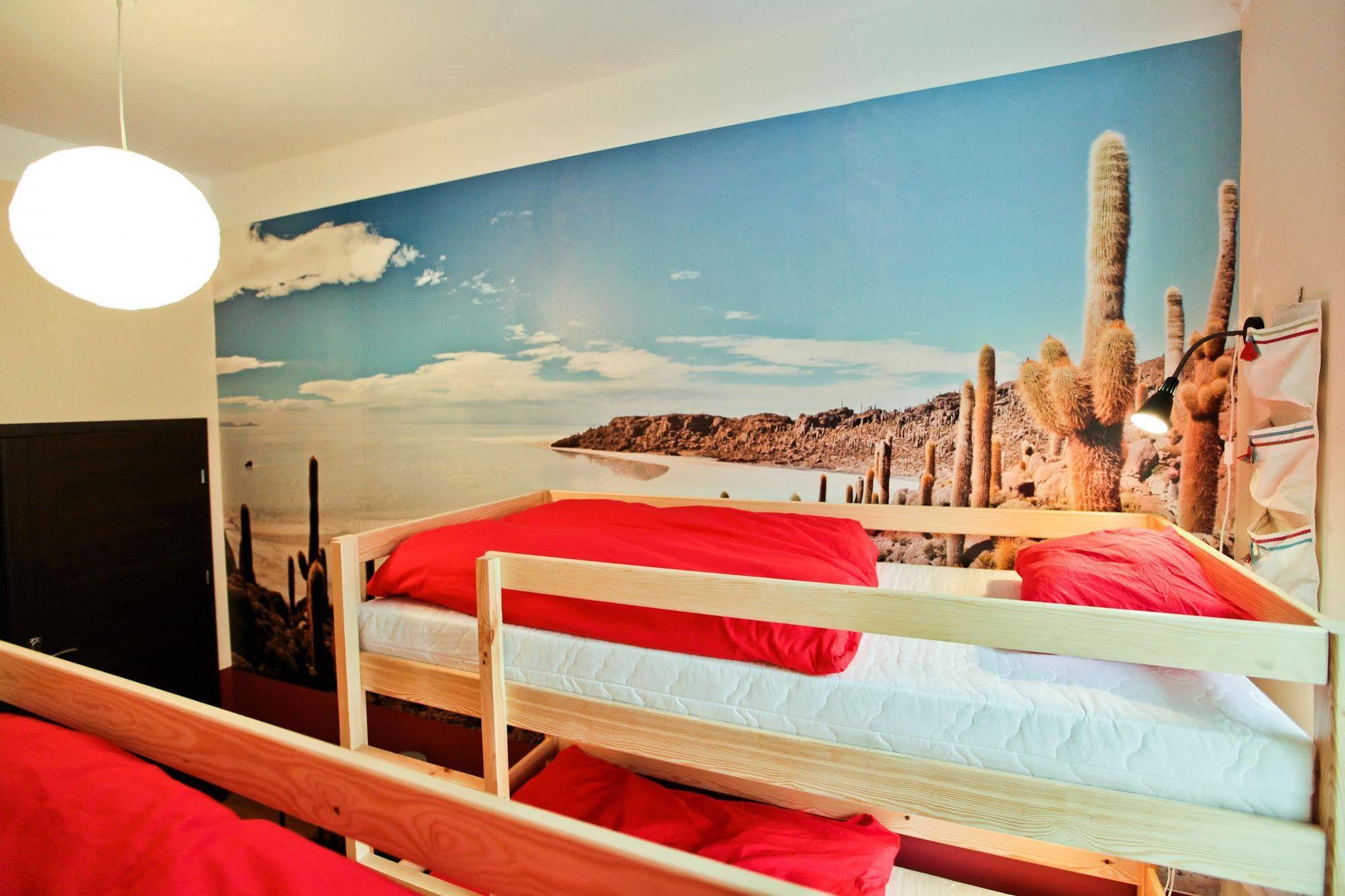Poco Loco Hostel Poznań Esterno foto