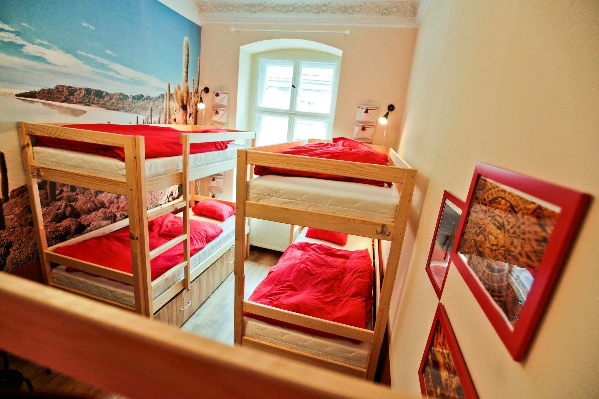 Poco Loco Hostel Poznań Esterno foto
