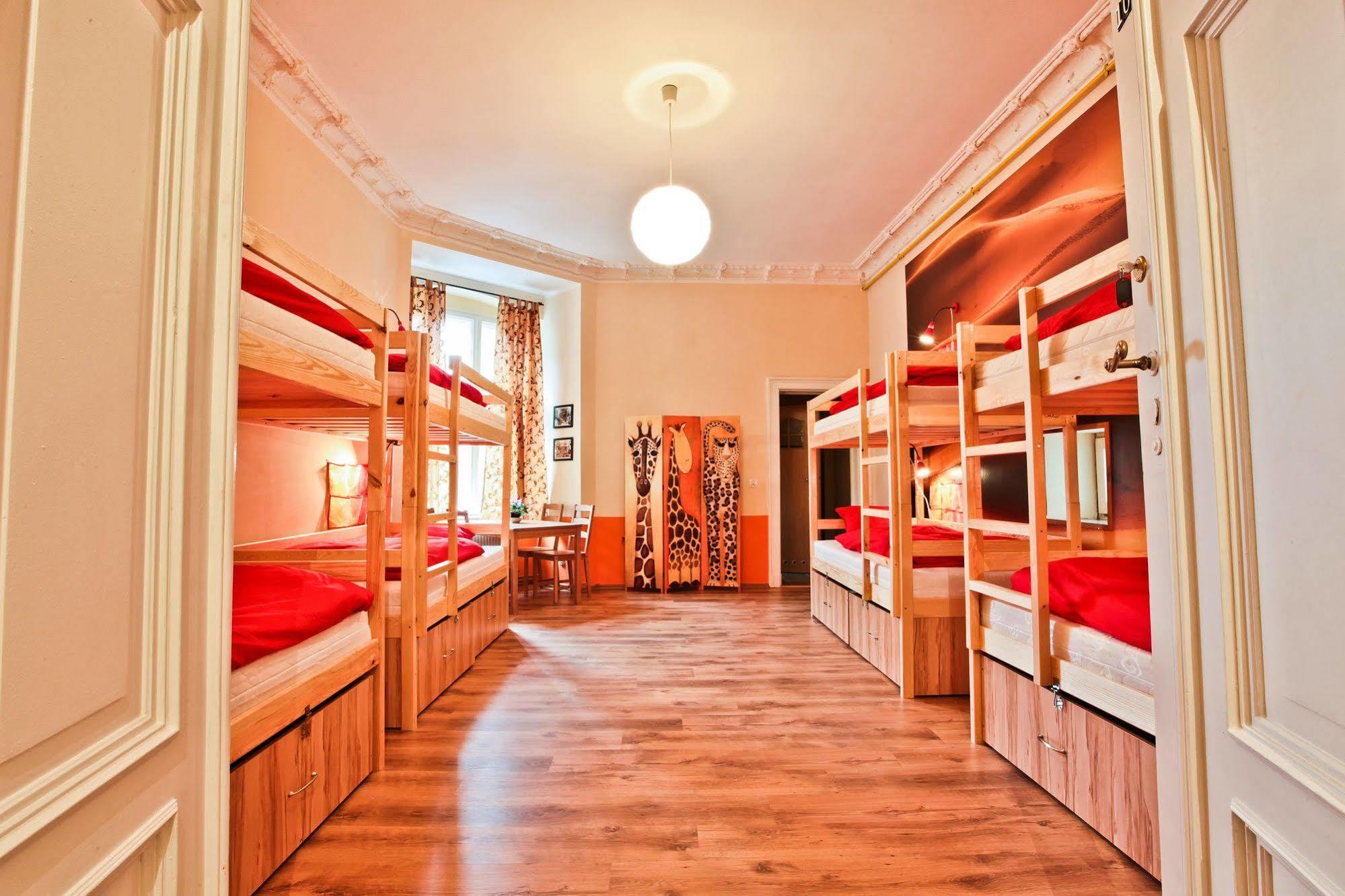 Poco Loco Hostel Poznań Esterno foto