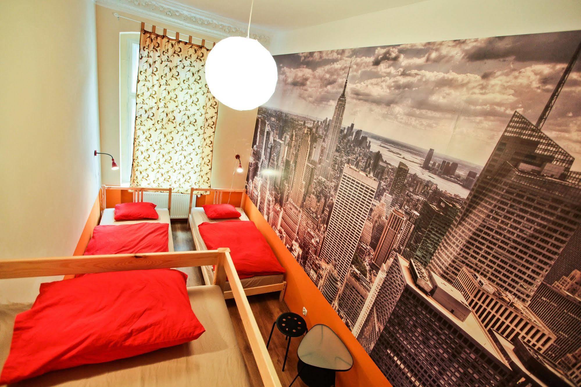 Poco Loco Hostel Poznań Esterno foto